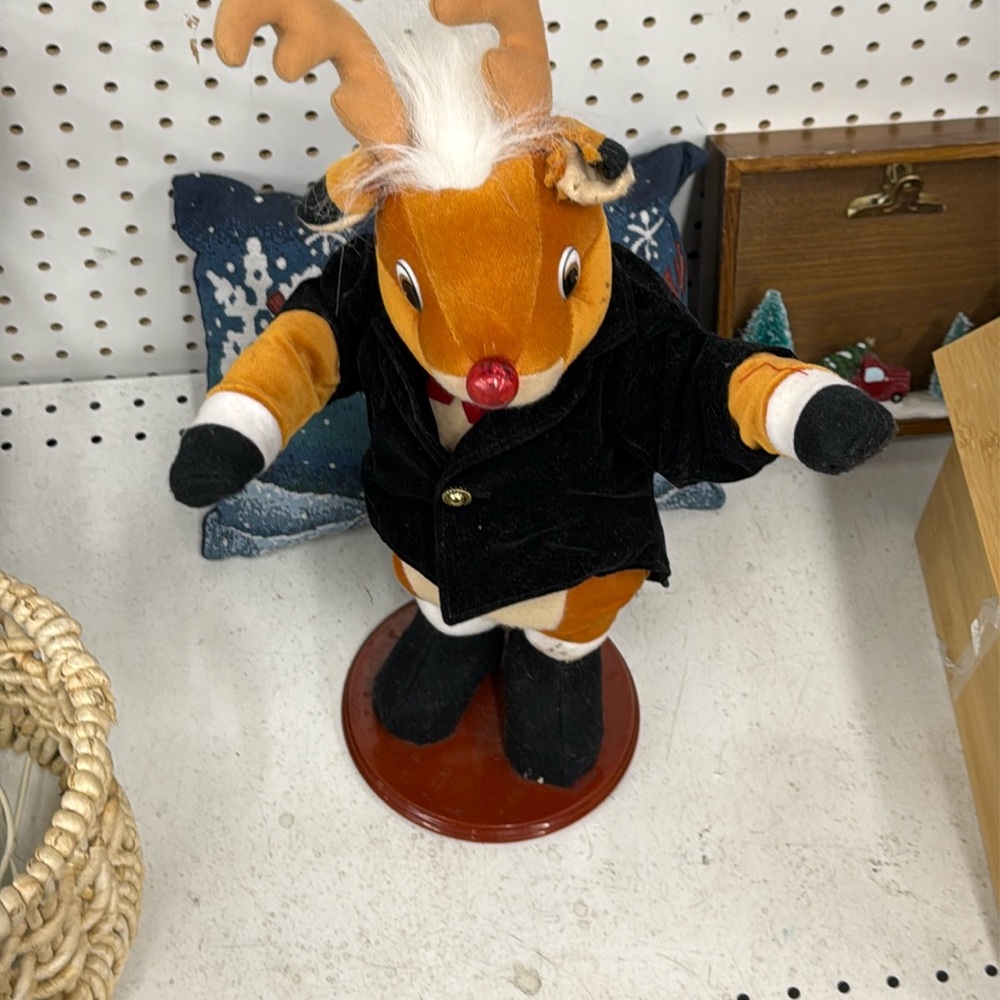 Animated singing rudolph